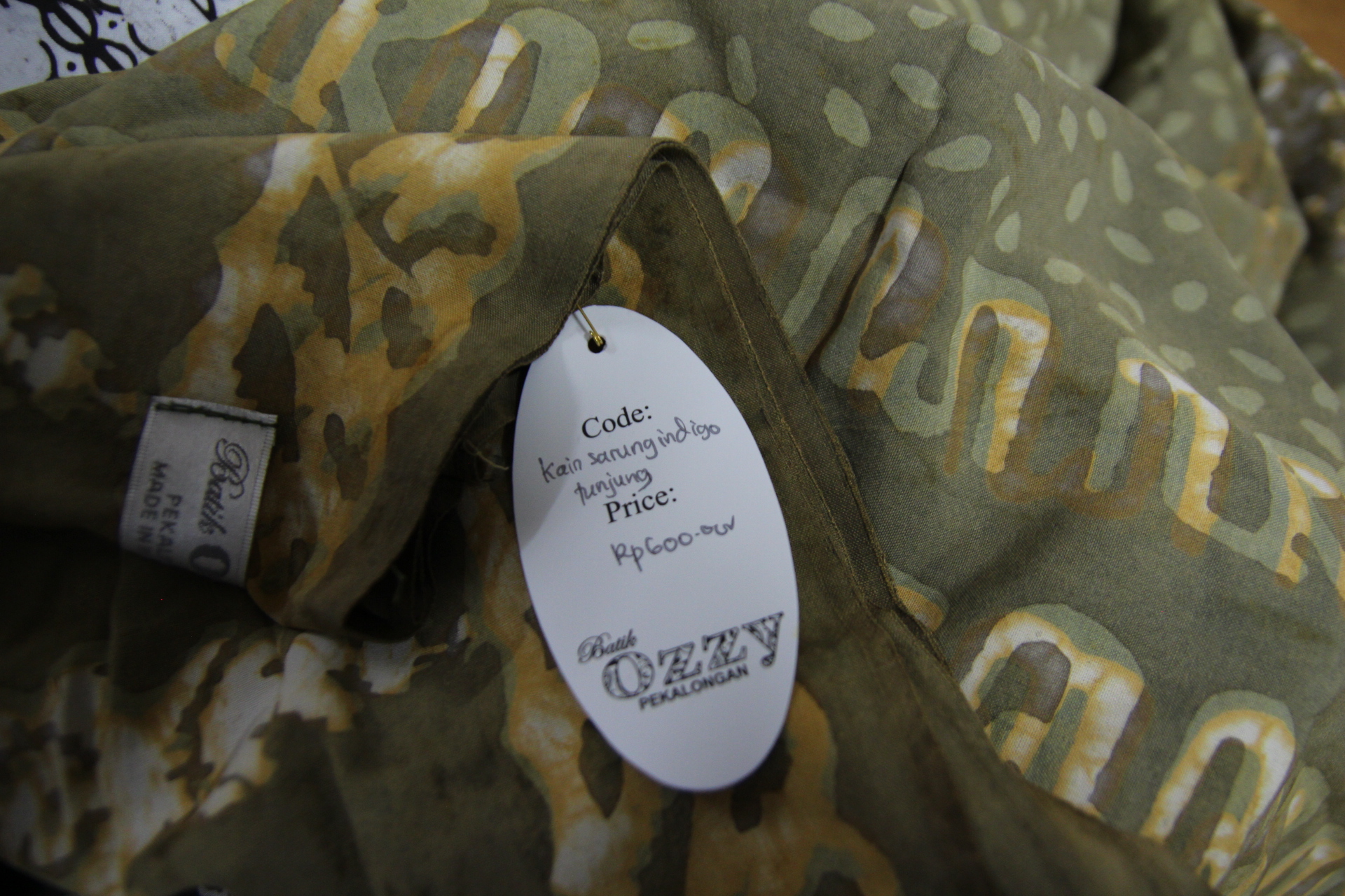 Kain sarung indigo tunjung 1