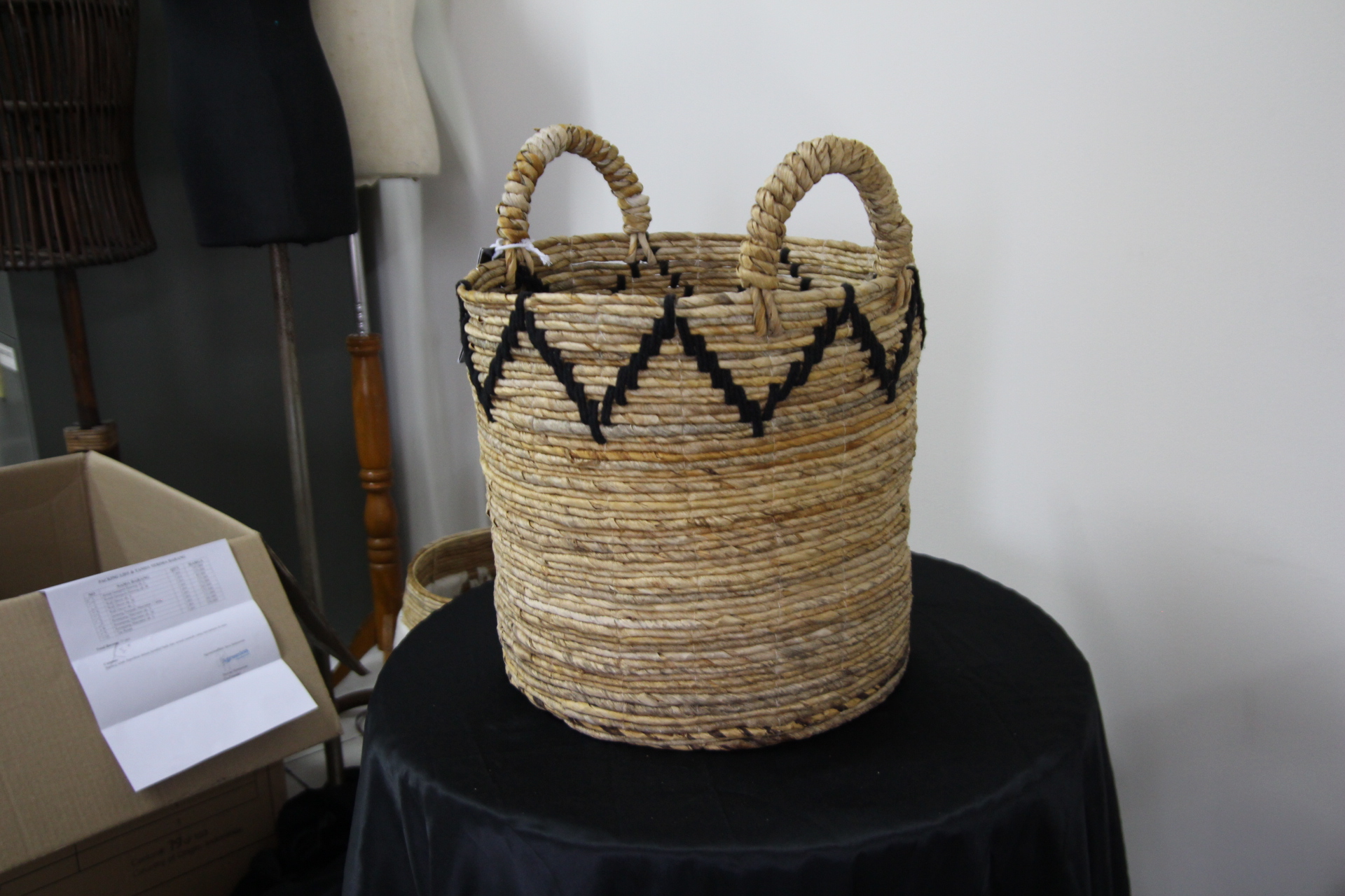 Keranjang Macrame Ukuran M