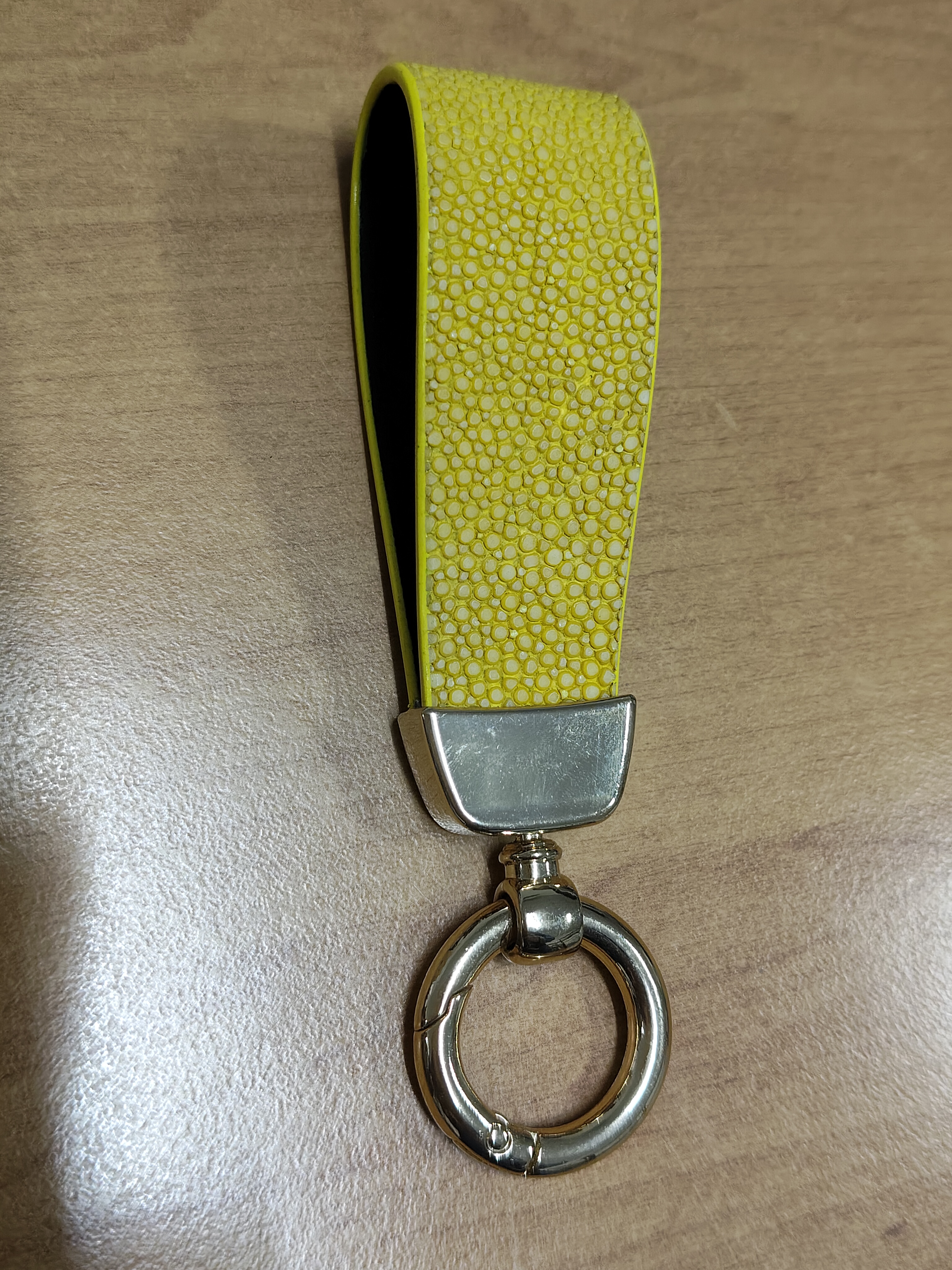 Gantungan Kunci Pari Kuning